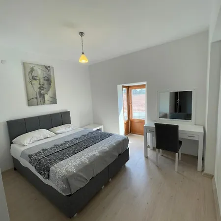 Apartahotel Cesme Suites *